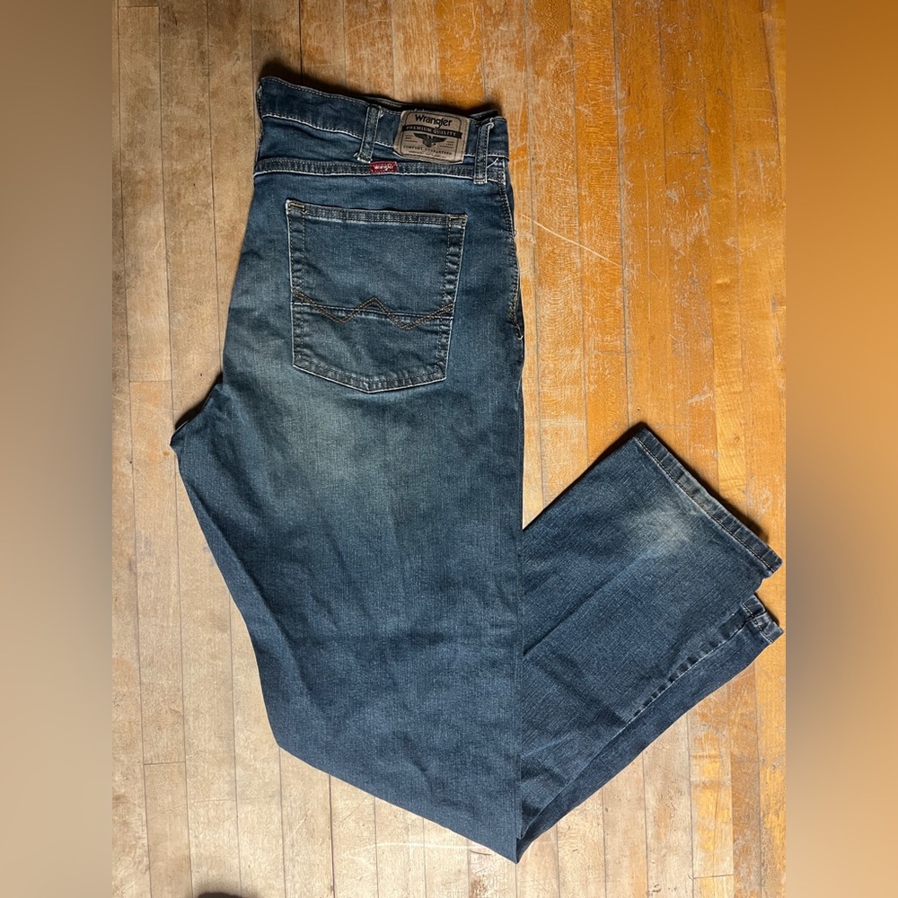 Wrangler Blue Jeans | W:36 L:32